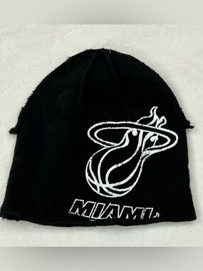 Miami Heat NBA Basketball Adidas Reversible Knit Cuffless Winter Beanie Hat Cap